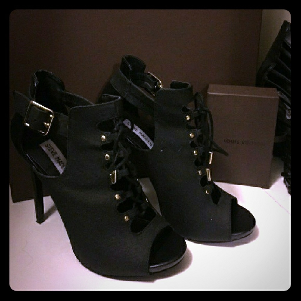 Open toe booties - Picture 3 of 3