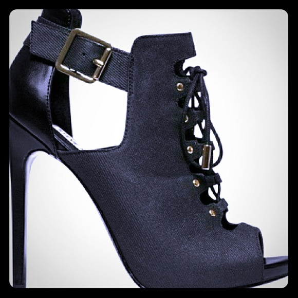 Open toe booties - Picture 2 of 3