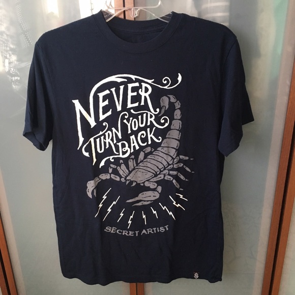 NWOT Men's Graphic Tee - Picture 1 of 3