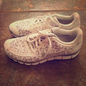 Nike Cheetah Tennis Shoes