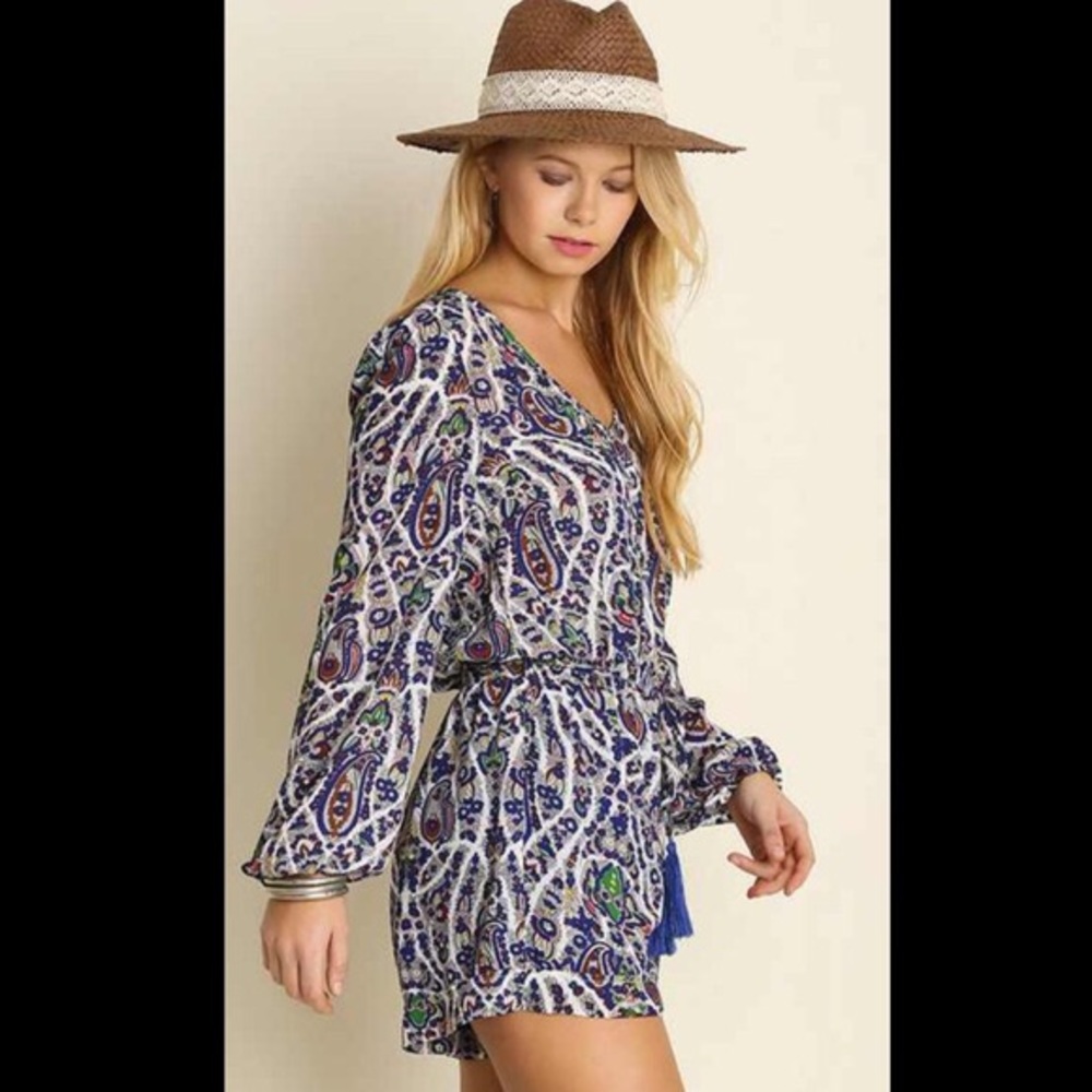 Umgee Paisley Romper Size Small.