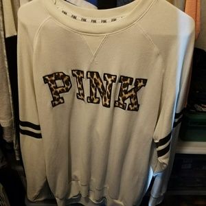 Over sized small. Pink leopard print