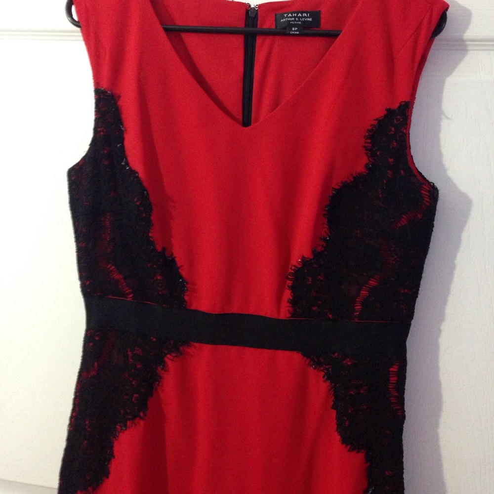 Tahari dress. Very clean and well maintained!