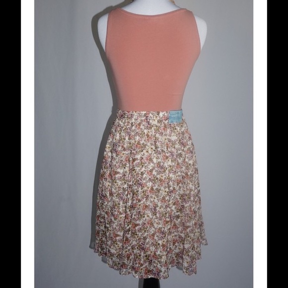 Floral Skirt - Picture 3 of 3