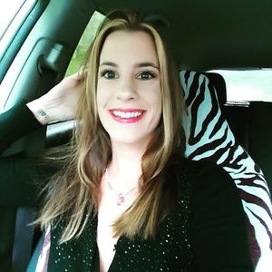 Meet your Posher, Caitlin