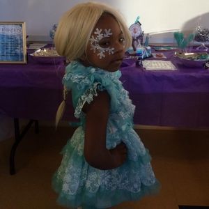 Meet your Posher, Chanel