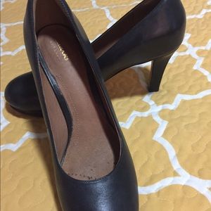 Clarks Black Heels Size 8.5