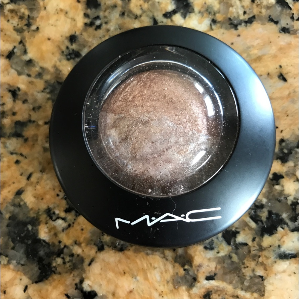 MAC Love Connection mineralize eye shadow