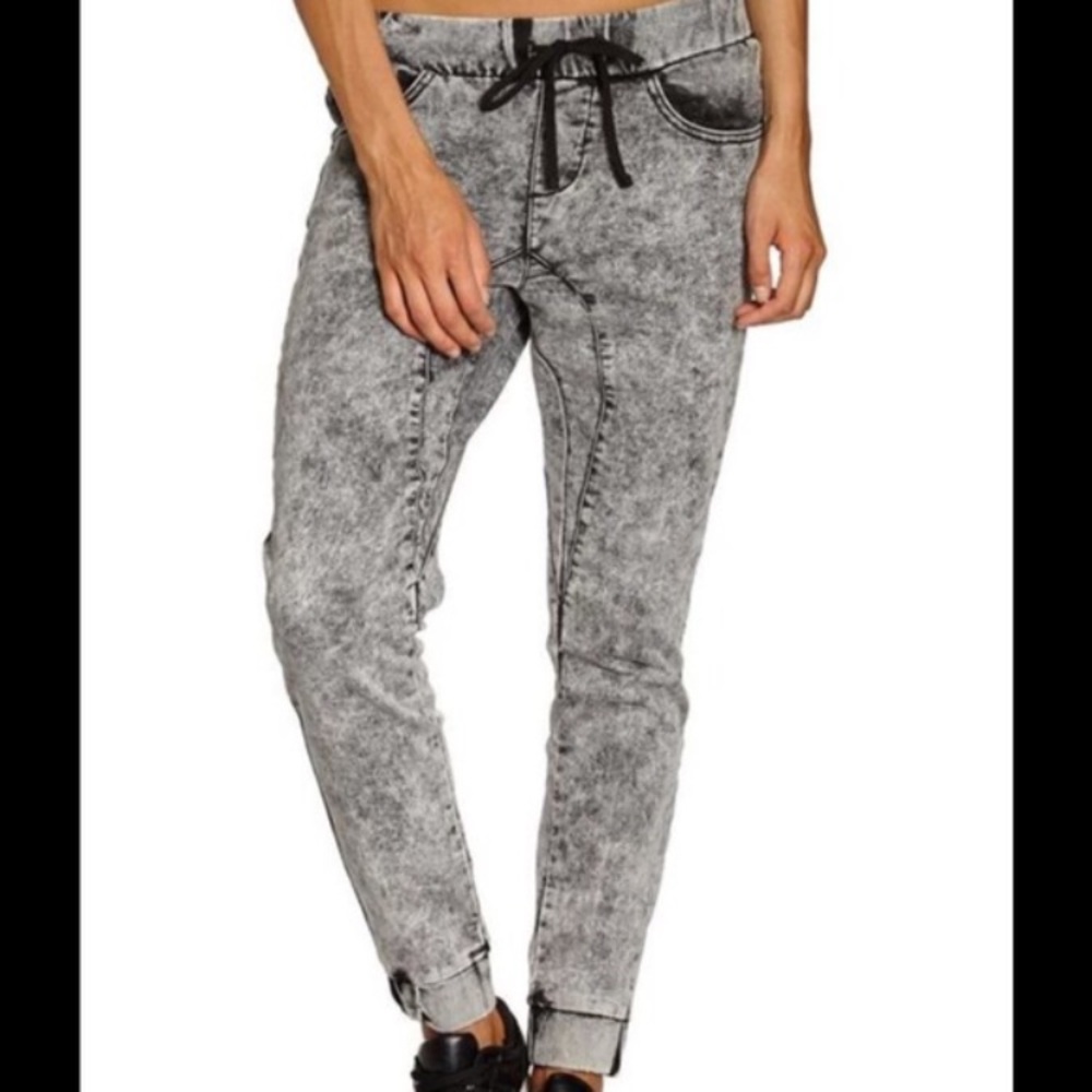 Cotton On- The Deluxe Sporty Cuffed Pants