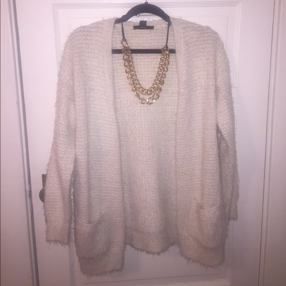 Chic cream colored cardigan size small