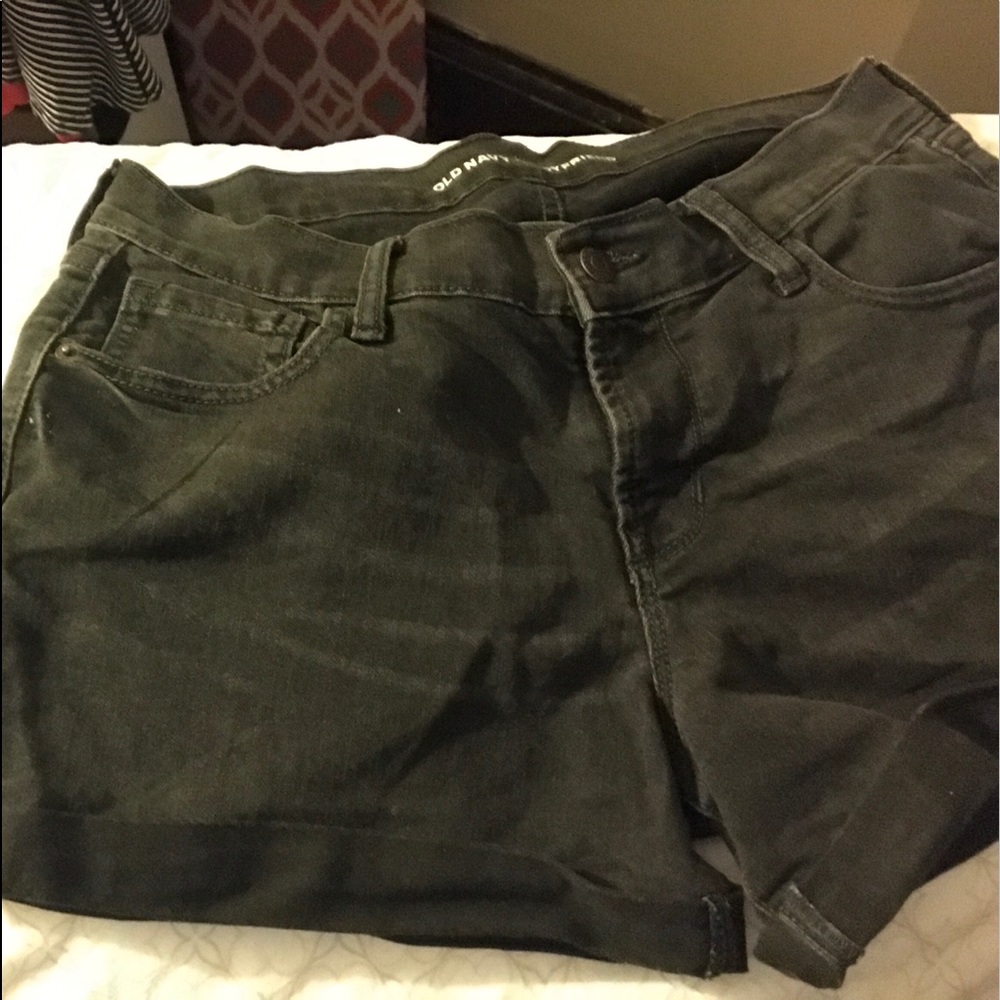 Black old navy shorts!