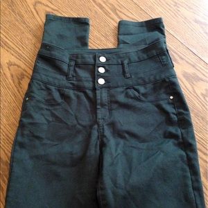 High waisted Refuge skinny jeans. Size 6.