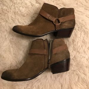 Sam Edelman olive green booties