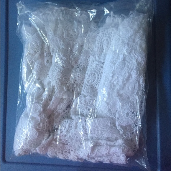 Tularosa white Amelia crop top - Picture 7 of 7