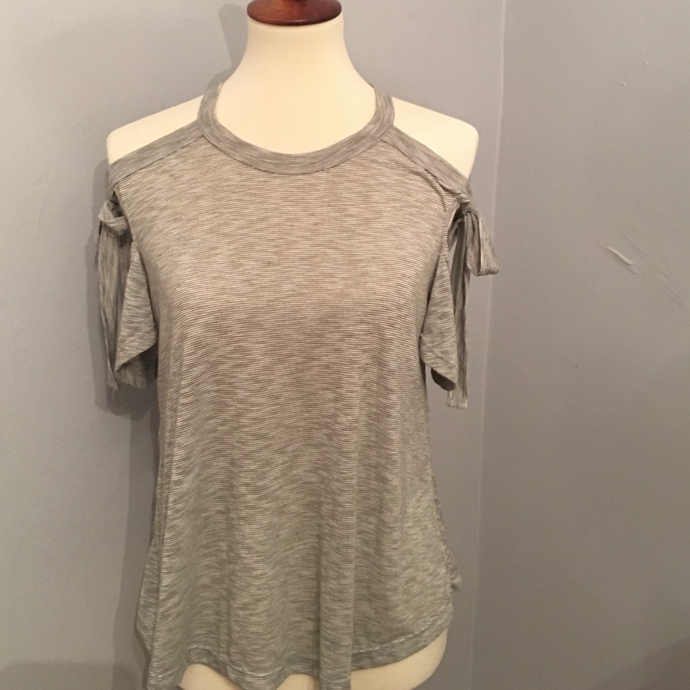 NWT LUSH cold-shoulder tee