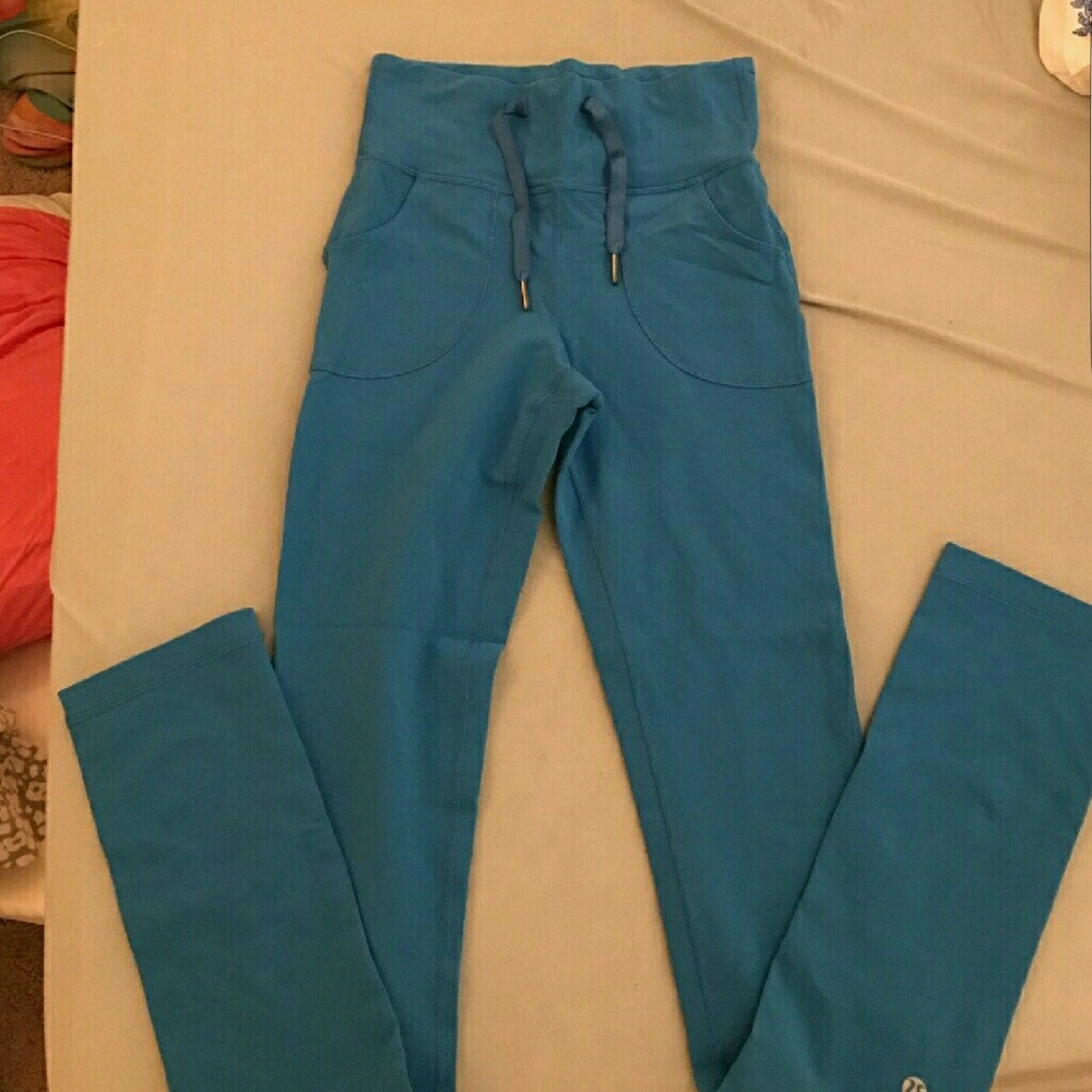 Lululemon Skinny Will Pant in color blue