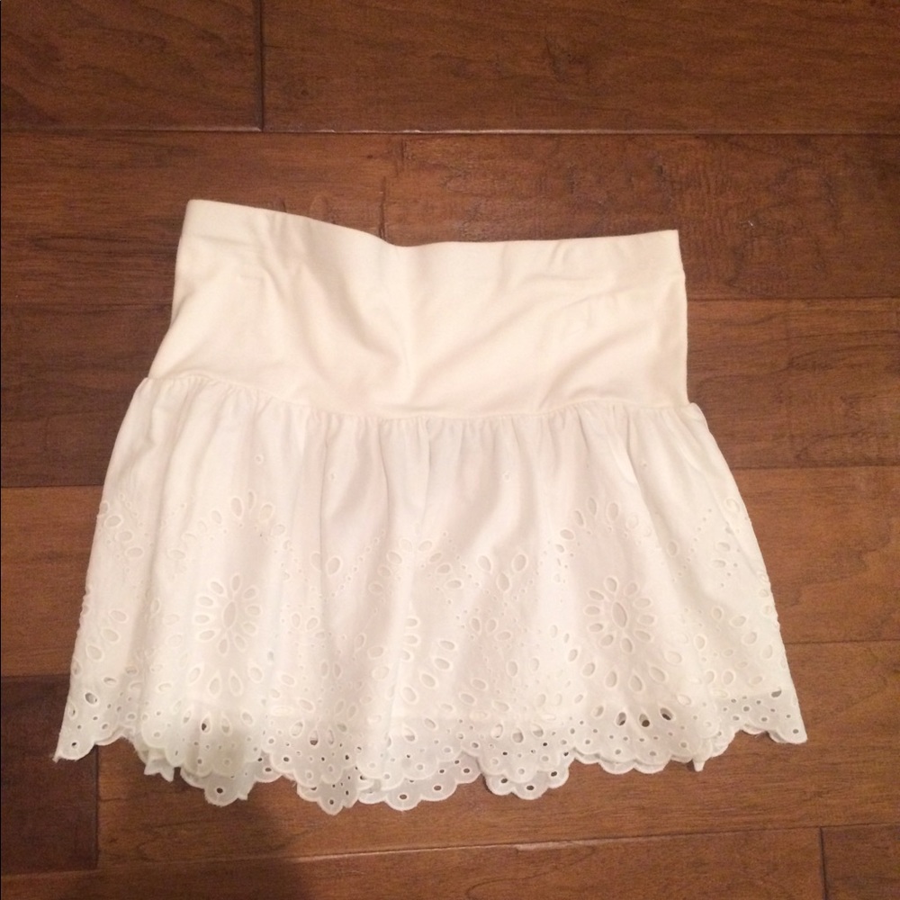 Eyelet skirt