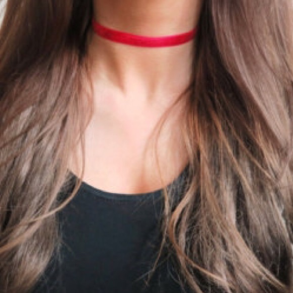 ✨NEW✨Red Thin Velvet Choker Necklace w/ Gold Clasp - Picture 1 of 2