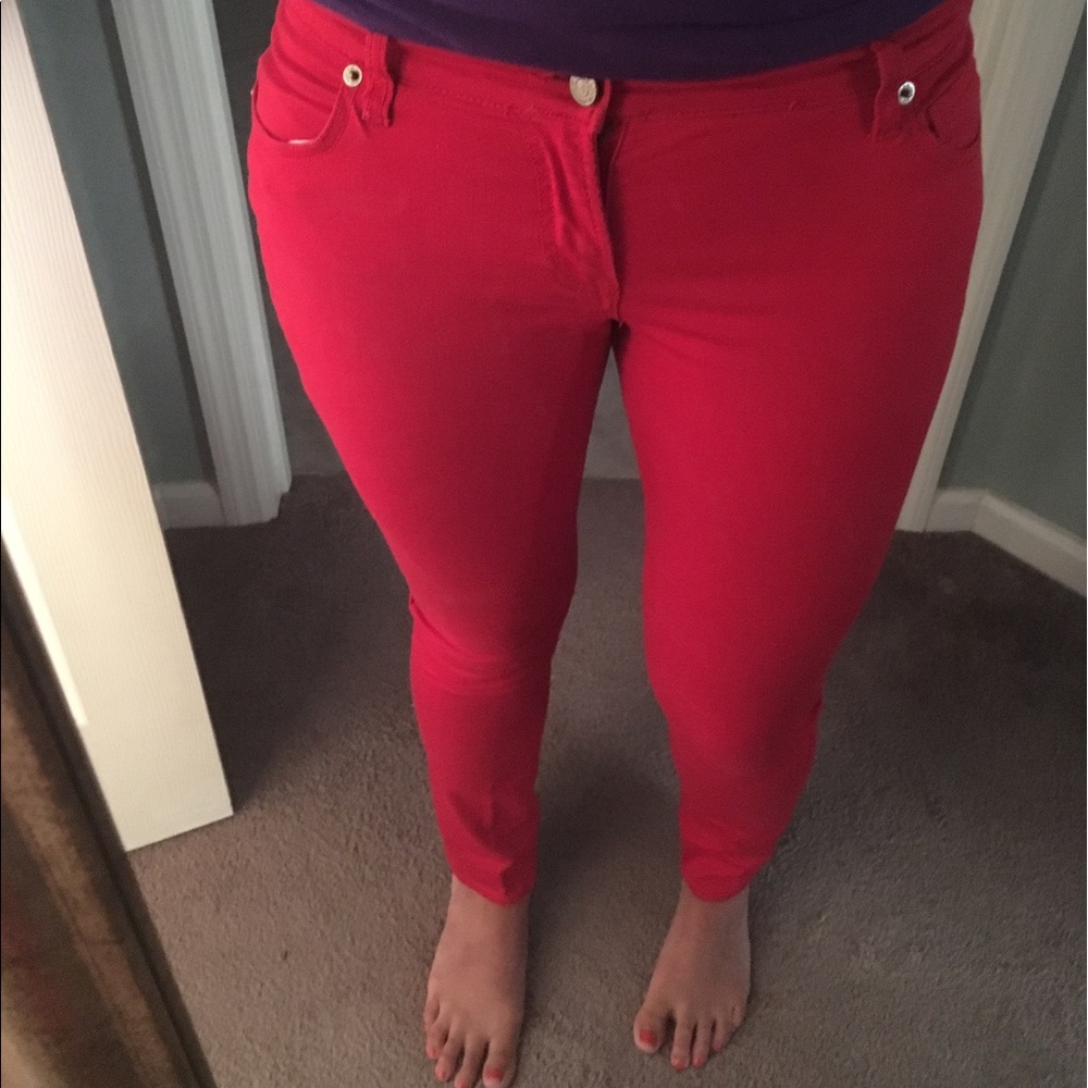 Red skinny jeans perfect for the holidays