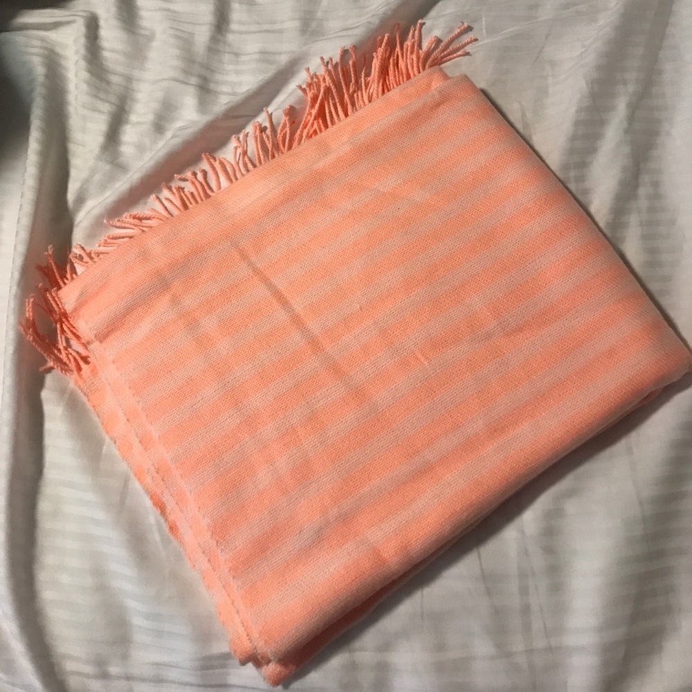 Pink gap scarf