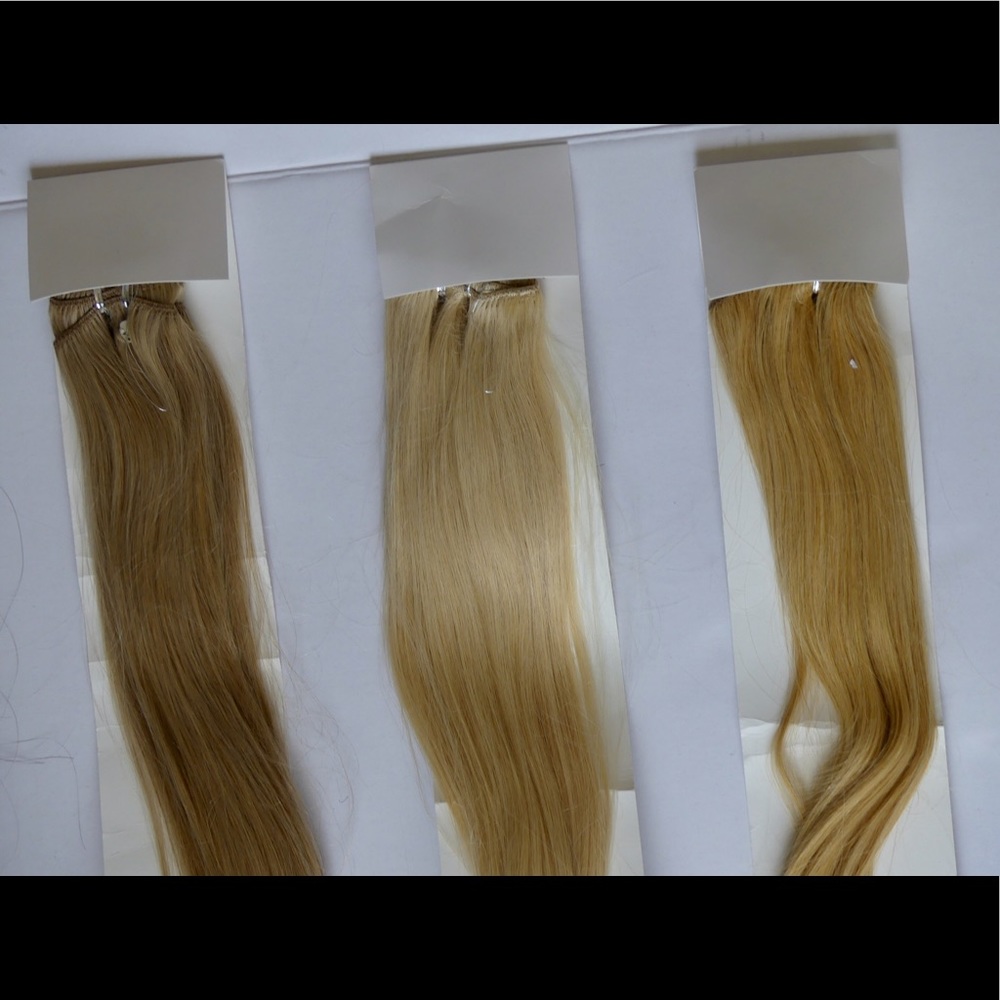 Clip in Hair 18-20 inches . Colors 613, 12, 2, 18