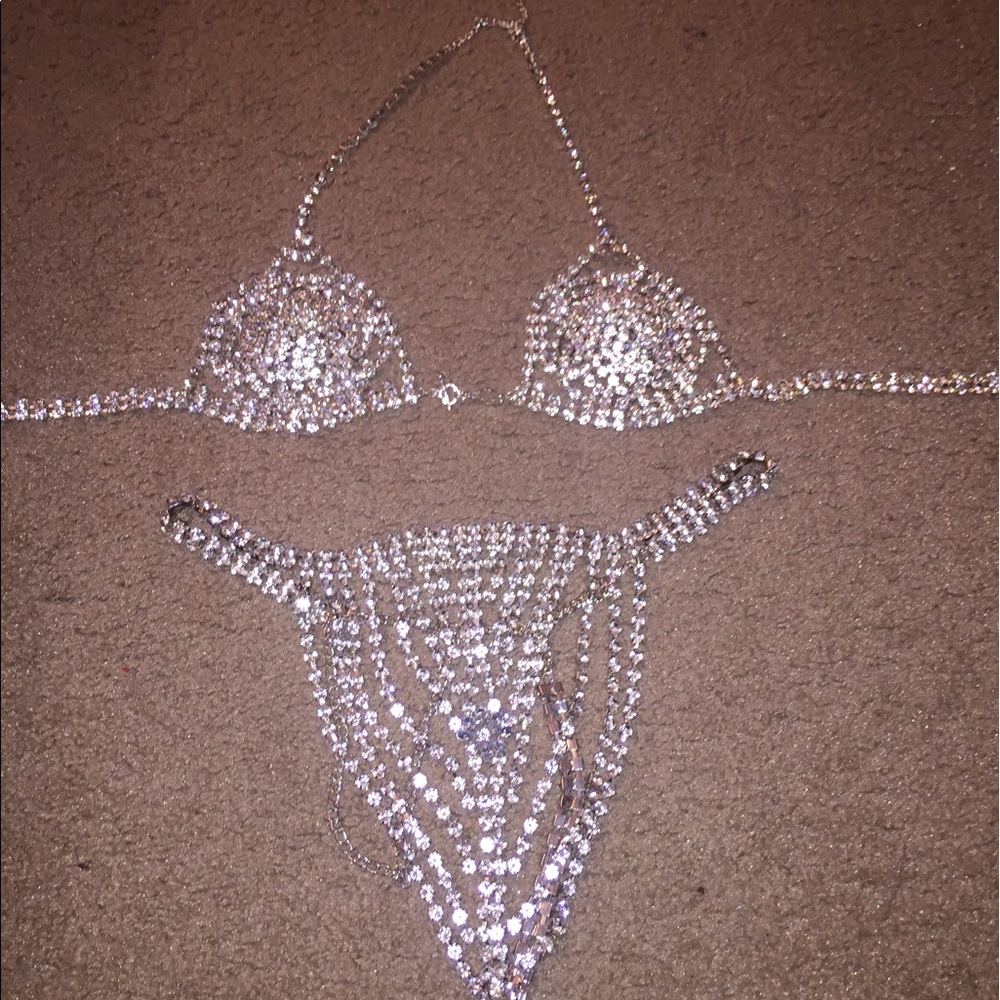 Matching diamond bra/thong set