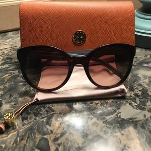 (Sale)Tory burch sunglasses⭐️