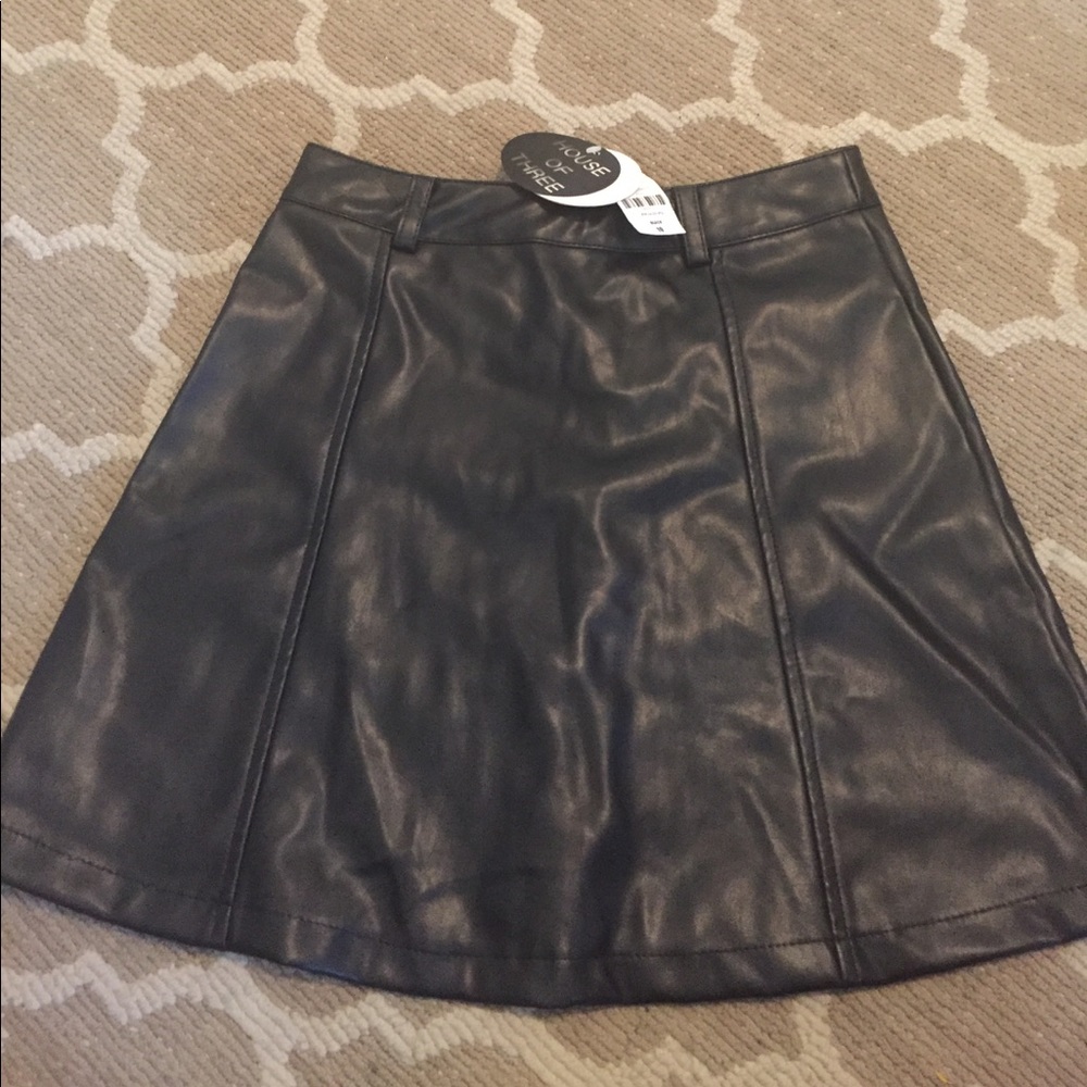 LF Leather button-up black skirt - Picture 3 of 3