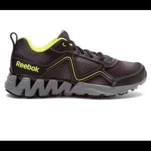 New in box Boys Reebok Zigkick sneakers sz 2