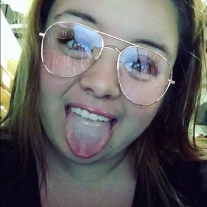 Meet your Posher, Britney