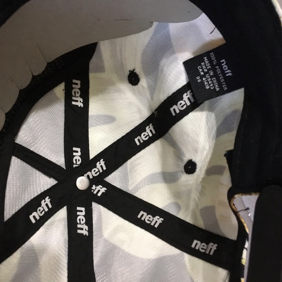 Neff hat - Picture 3 of 3