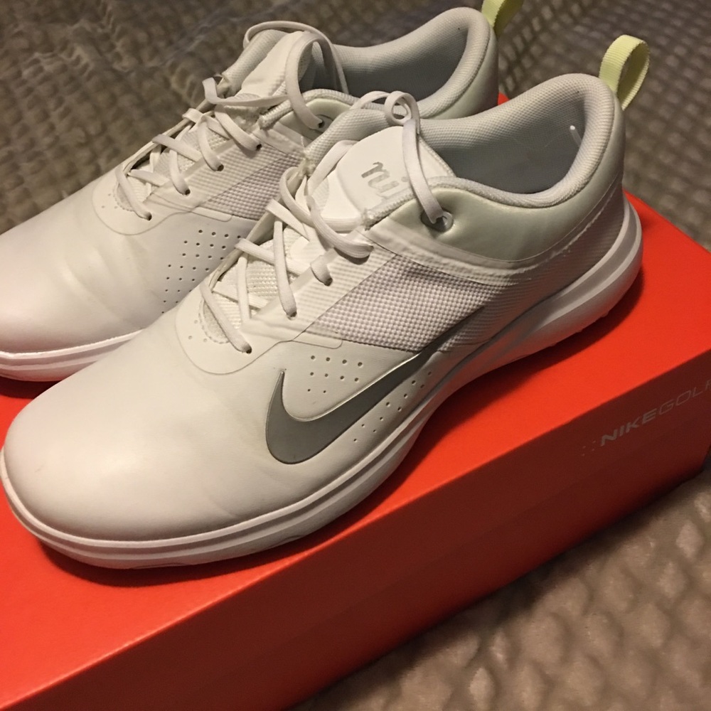 Nike Akamai Golf Shoes size 6.5