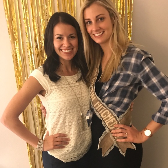 Meet your Posher, Nicolle - Picture 2 of 2