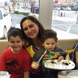 Meet your Posher, Esra