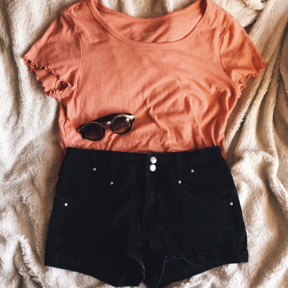 black jean shorts ! always famous always fabulous