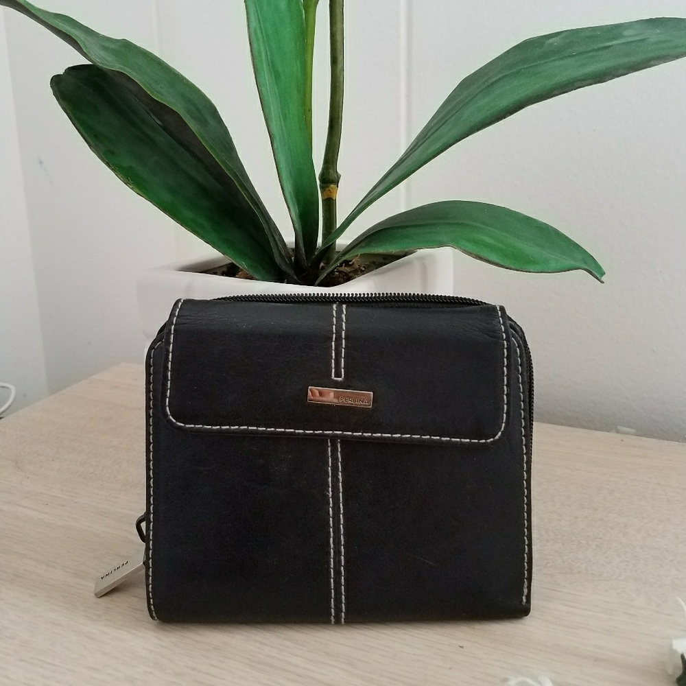 Perlina black leather wallet