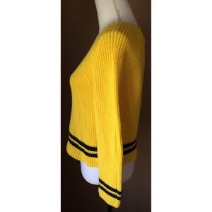 Andrea Jovine Sweaters - Andrea Jovine Yellow Cropped Sweater Andrea Jovine Sweaters - Andrea Jovine Yellow Cropped Sweater