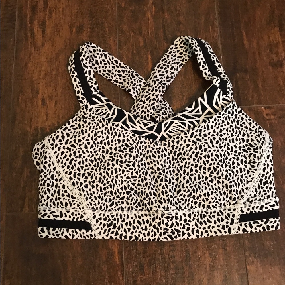 Lululemon sports bra size 4
