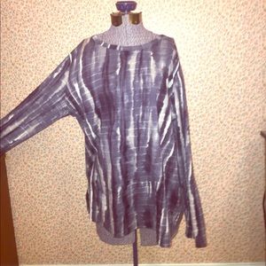 NWT Simply Vera- Vera Wang tee