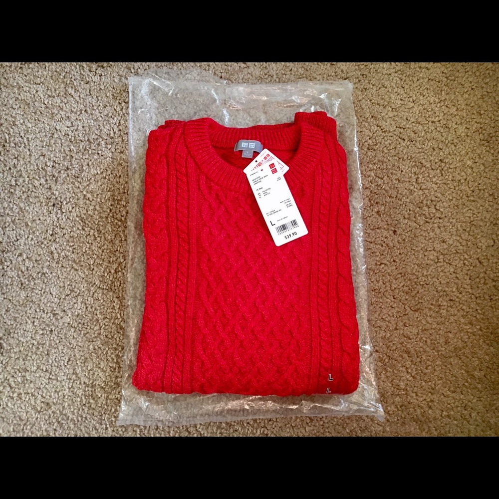 UNIQLO Heattech cable crew neck sweater