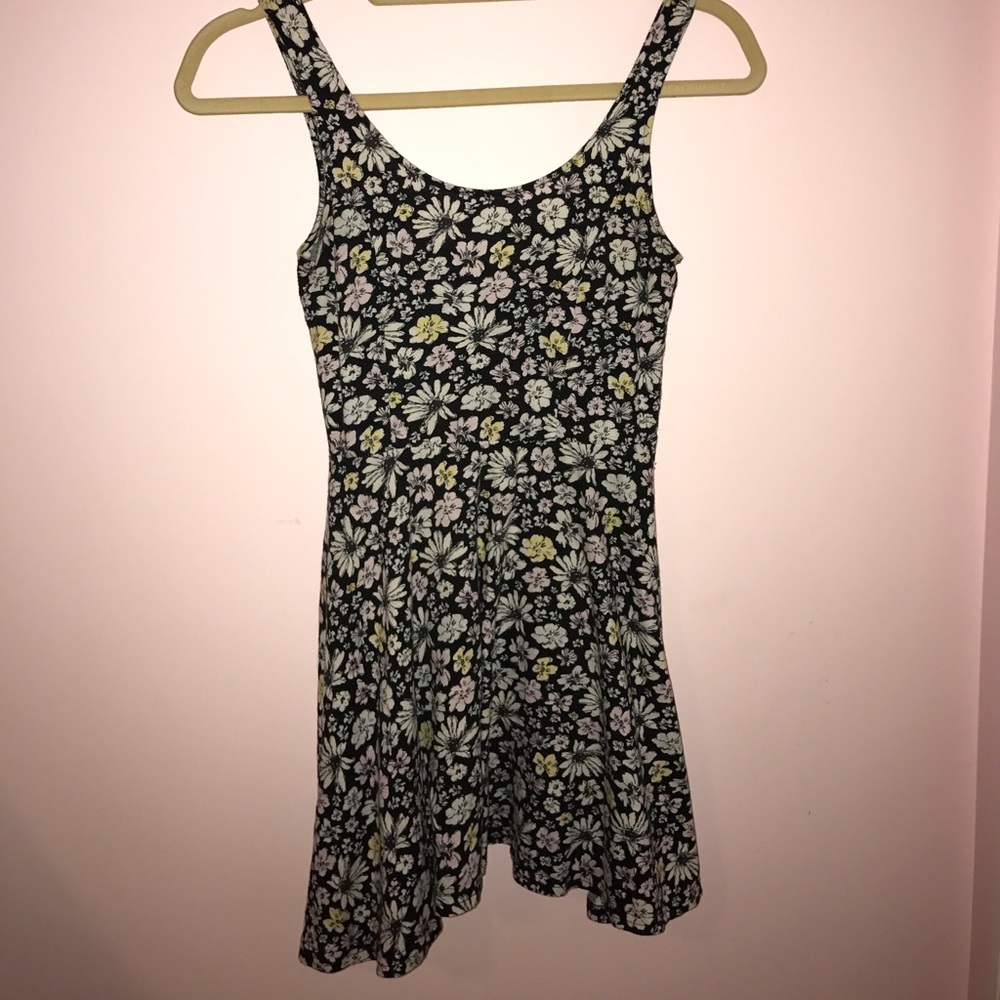 Scoop neck H&M floral printed jersey dress!