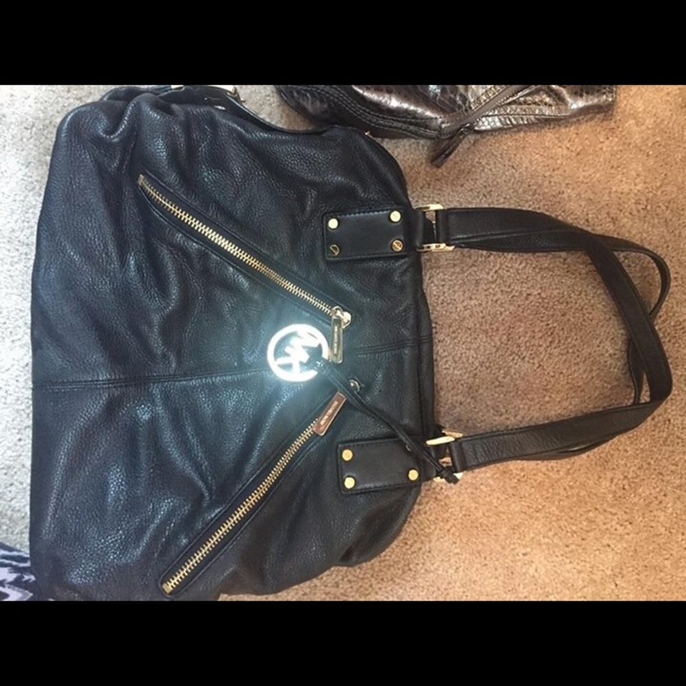 Michael kors purse leather metal hardware black