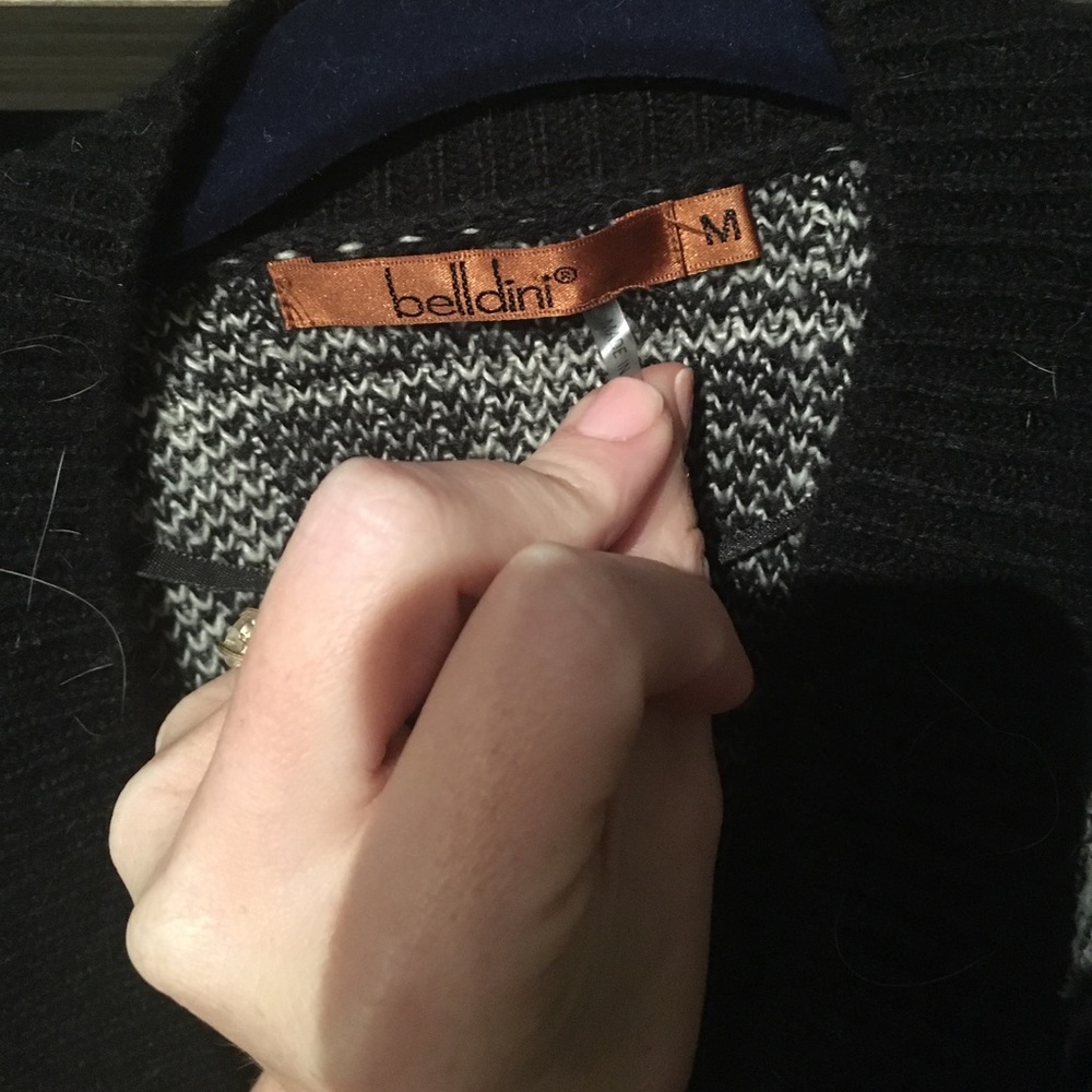 Aztec sweater - Picture 2 of 3
