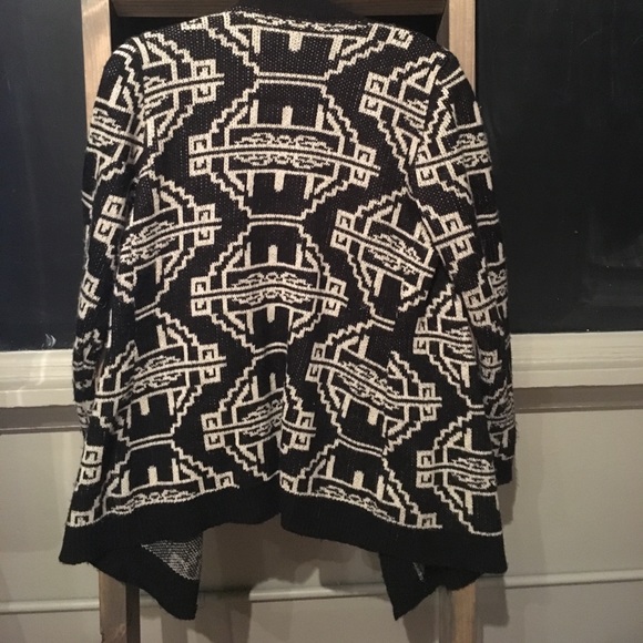 Aztec sweater - Picture 3 of 3