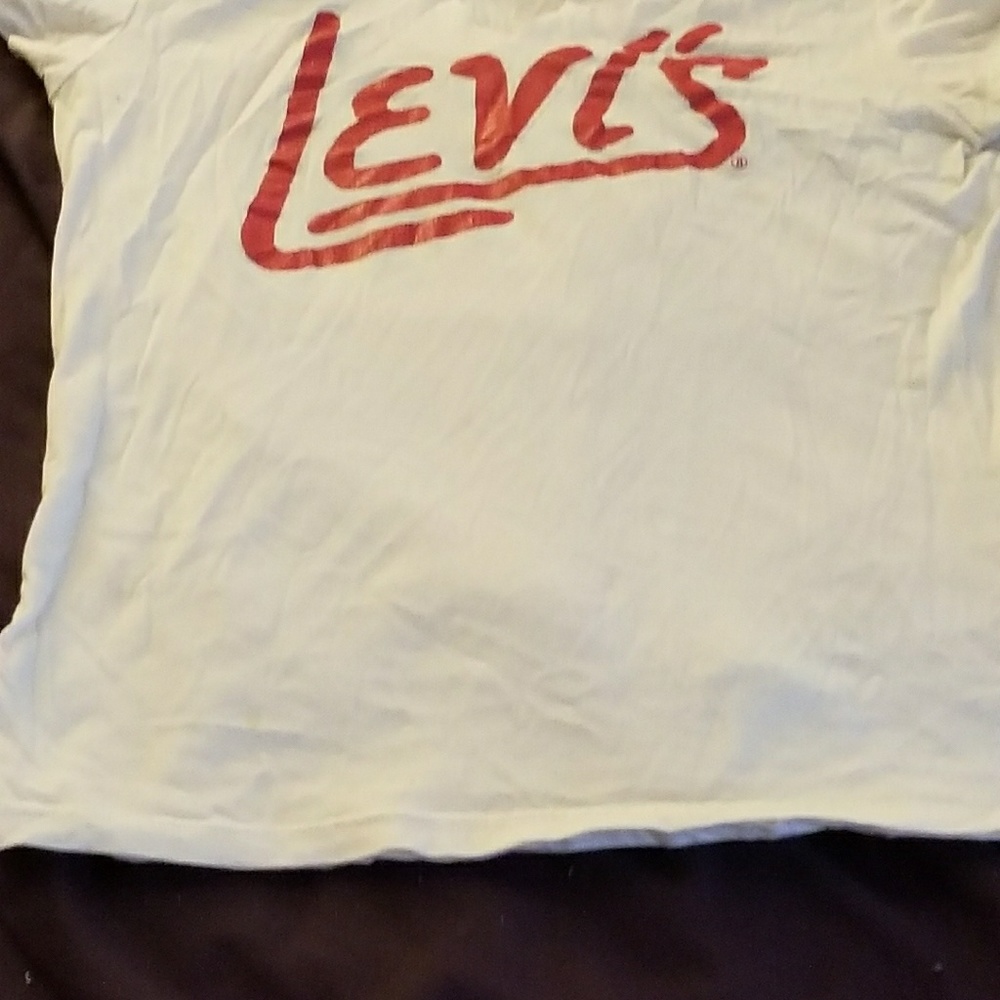 A Levi's tee
