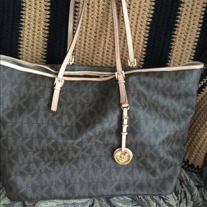 Michael Kors tote