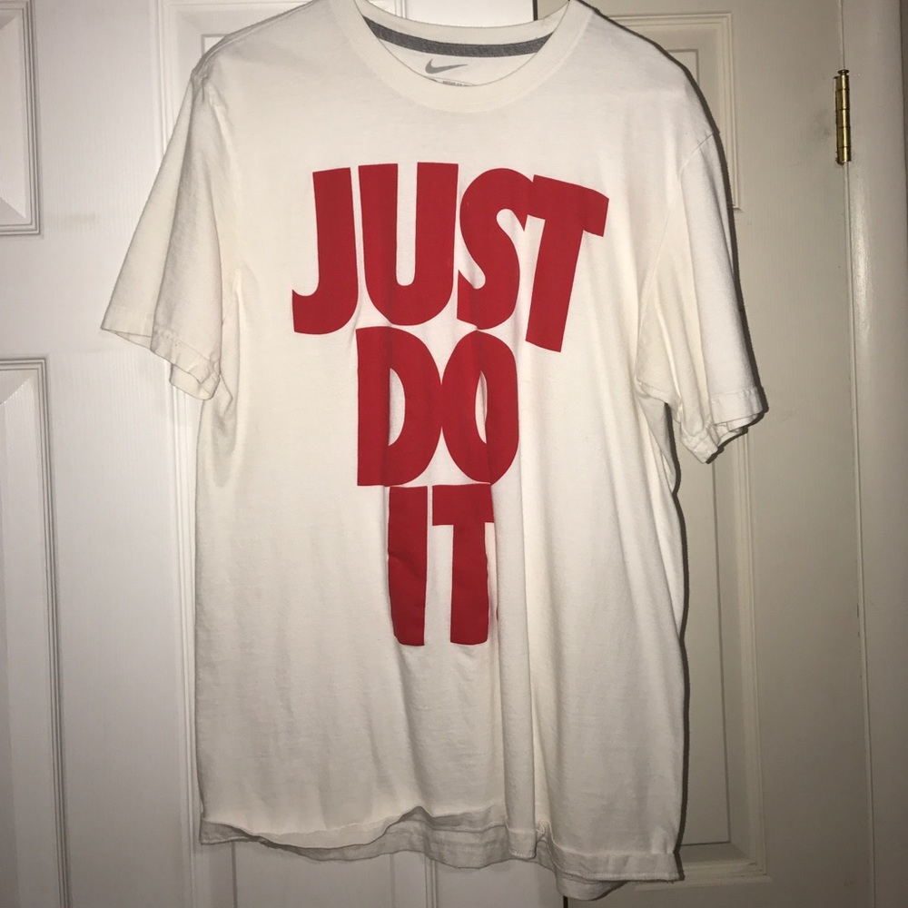 3 Medium Nike T-Shirts