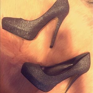 Shoe dazzle 10 heel glitter silver gray