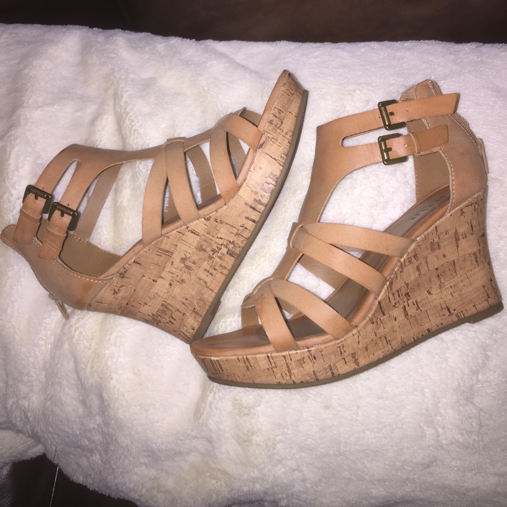 two tone summer wedges!