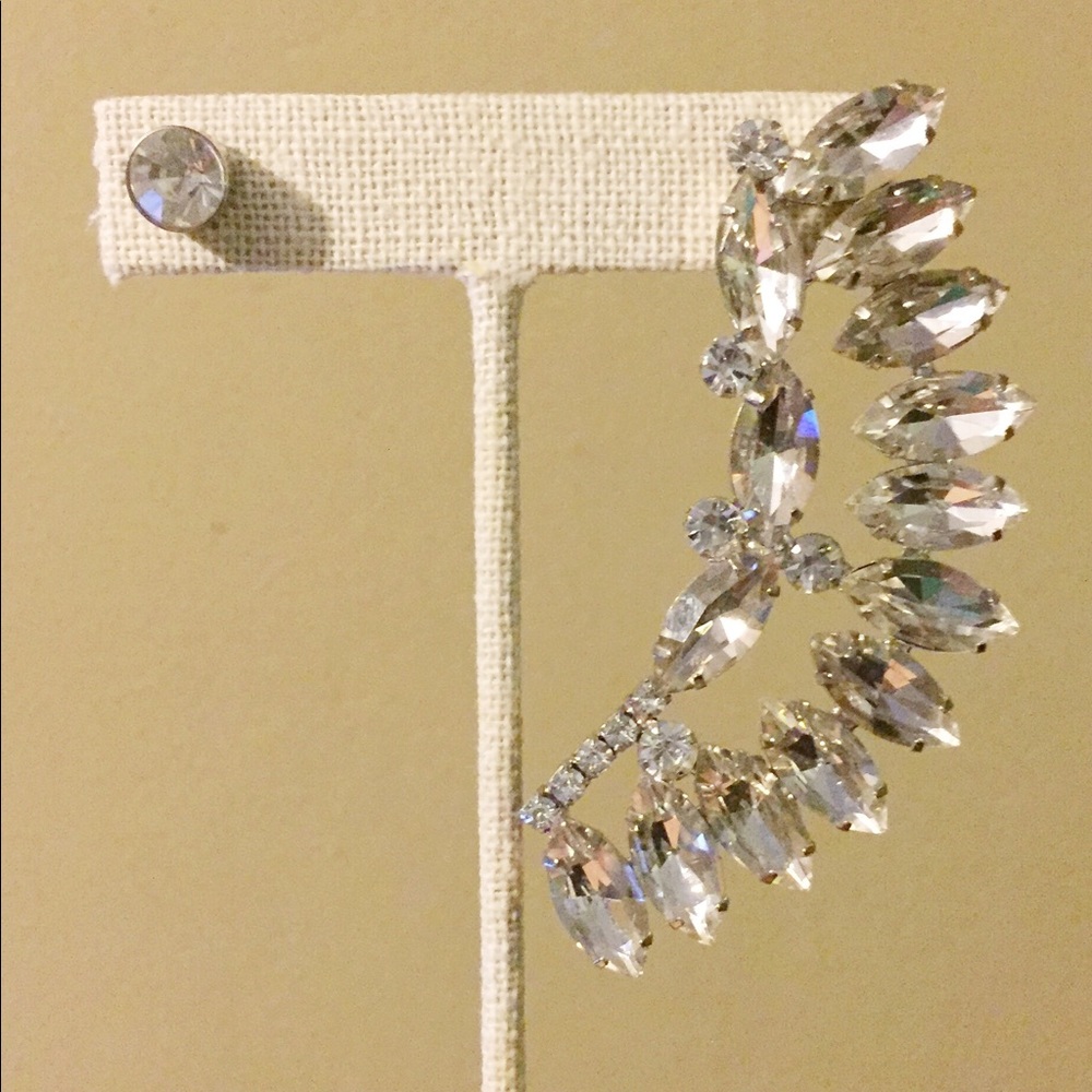 Ear cuff